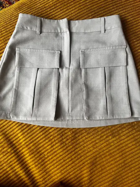 Šedá sukně Topshop s kapsami