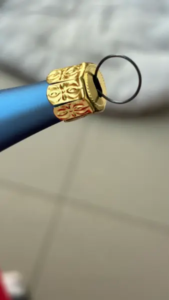 Modrá skleněná vánoční ozdoba ve tvaru špice 5