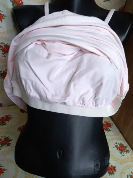 Dvě tílka L-XL 7