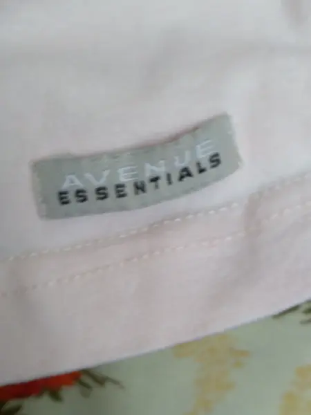 Dvě tílka L-XL 6