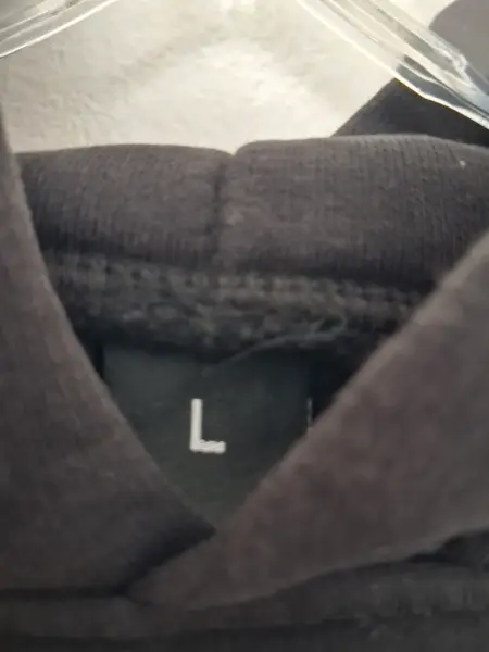 Černá pevnější mikina vel. M - L + tričko ZDARMA 9