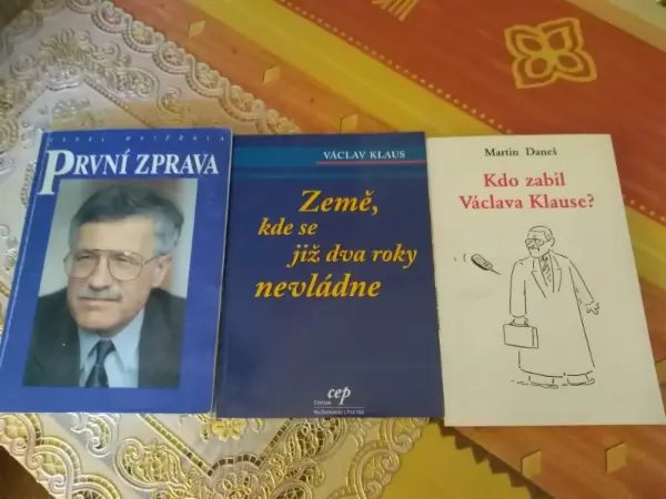 Soubor 3 knih: První zpráva, Země..., Kdo zabil Klause?