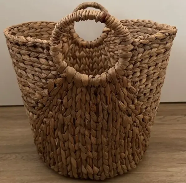 Přírodní proplétaný koš, vodní hyacint, výška 37cm 2