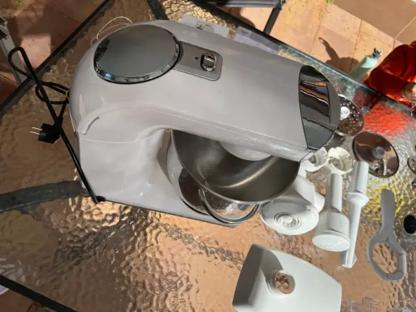 Kuchyňský robot ETA Gratus s bohatým příslušenstvím 8