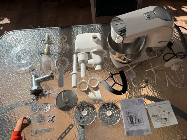 Kuchyňský robot ETA Gratus s bohatým příslušenstvím 3