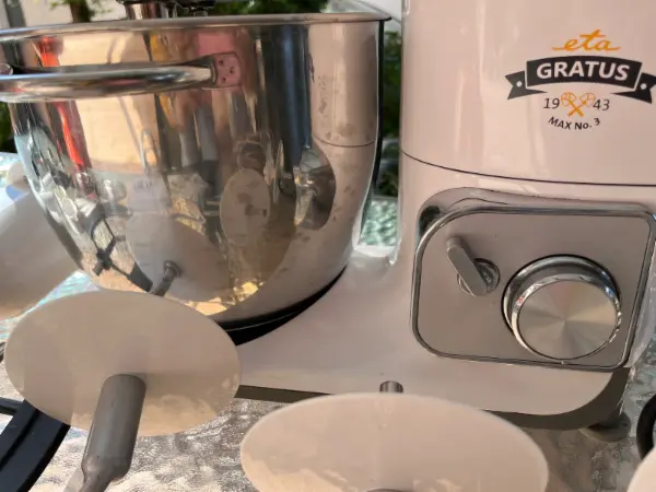 Kuchyňský robot ETA Gratus s bohatým příslušenstvím 7