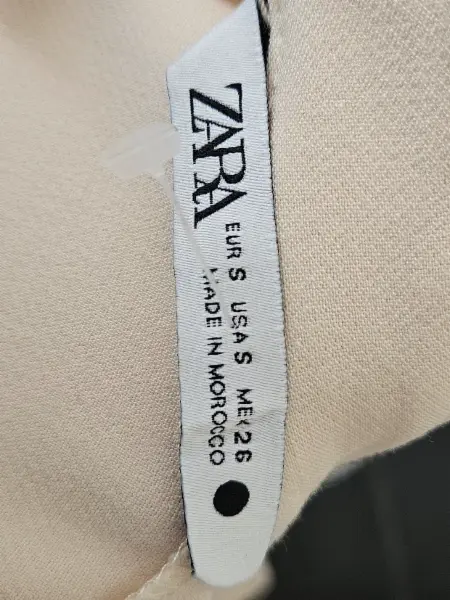 Krémový top Zara s širokými rukávy 3