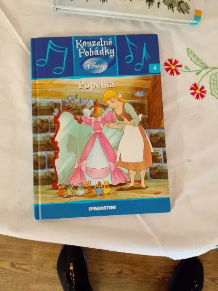Kniha Disney Kouzelné pohádky: Popelka
