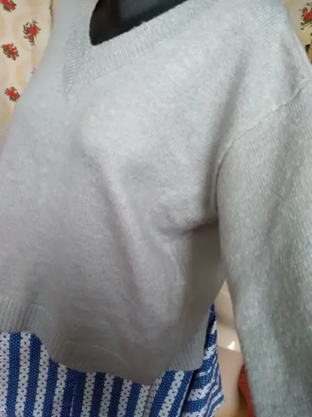Šedé svetry XS a XL 3
