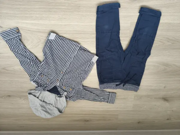Dětská košile s kapucí a kalhoty
