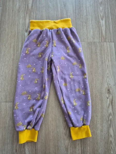 Dětské tepláky se zajíčky, fialové vel 110