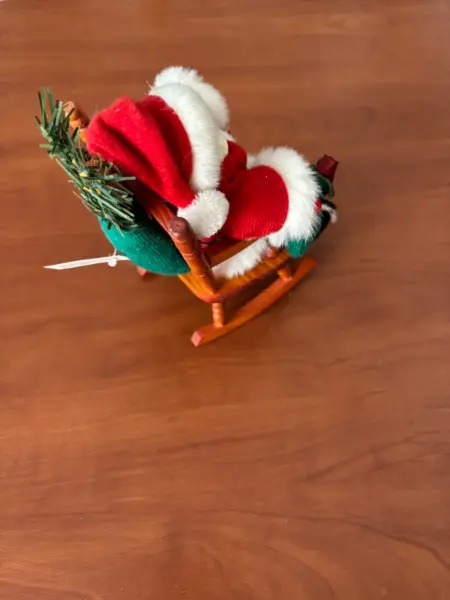 Vánoční dekorace Santa Claus v houpacím křesle 5