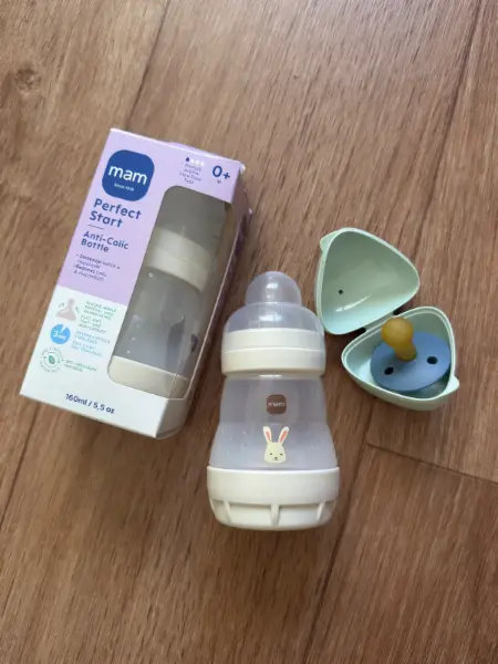 Mam kojenecké lahvičky 0+ obal na dudlík a dudlík 2