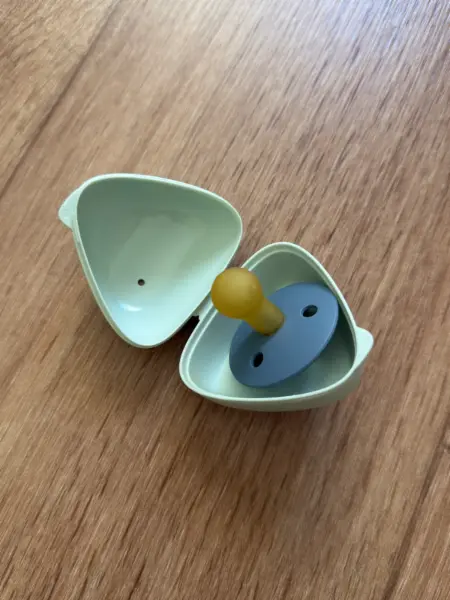 Mam kojenecké lahvičky 0+ obal na dudlík a dudlík 4