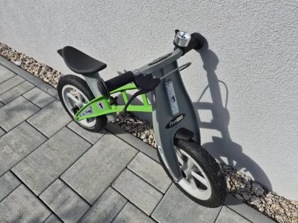 Dětské odrážedlo FirstBIKE s brzdou 2