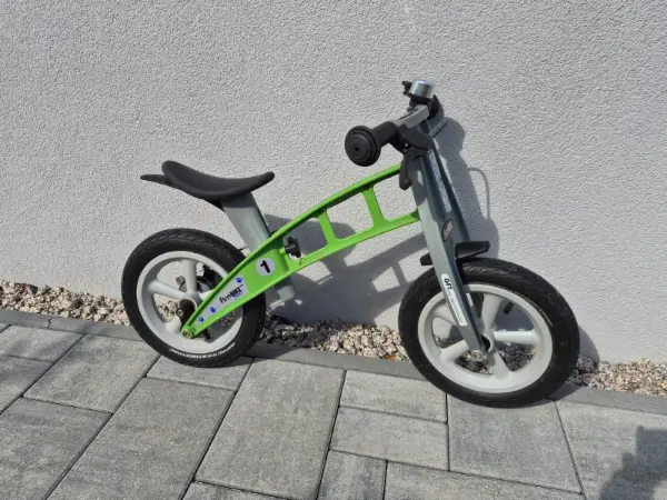 Dětské odrážedlo FirstBIKE s brzdou