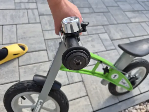 Dětské odrážedlo FirstBIKE s brzdou 8