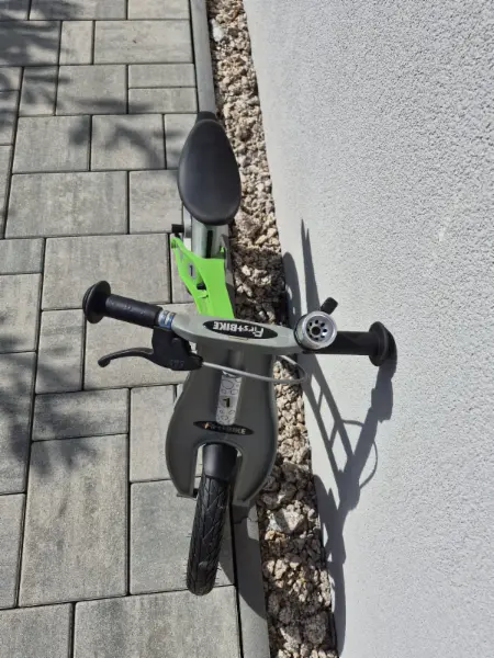 Dětské odrážedlo FirstBIKE s brzdou 4