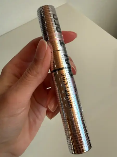 MAYBELLINE Prodlužující řasenka Lash Sensational Sky Tubes Č 4