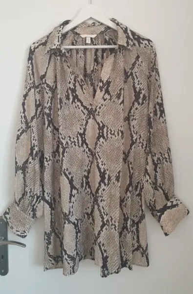 🌸Dámská béžová košile s hadím vzorem vel. M zn. H&M🌸