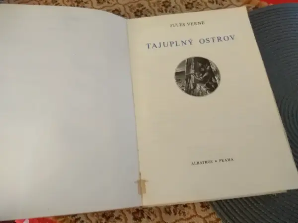 Jules Verne - Tajuplný ostrov (Albatros 1978) 8