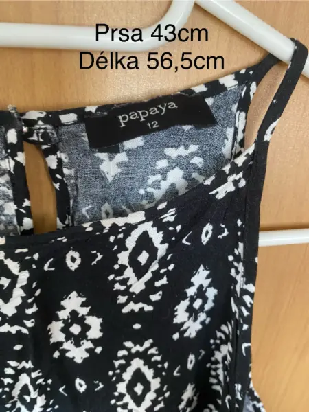 Dámský černobílý top Papaya s bambulkami 4