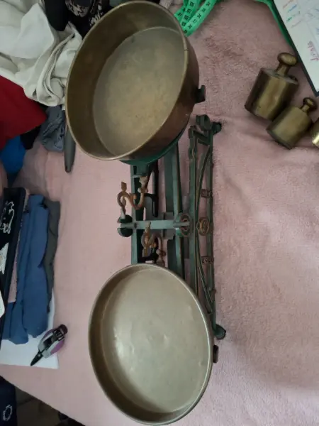 Starožitné kuchyňské váhy 5 kg se závažím