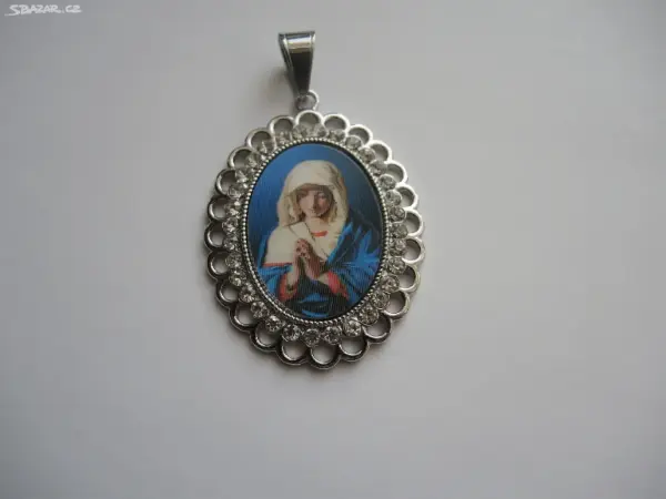 Nádherný přívěsek Madonky z chir.oceli