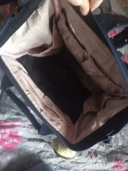 Černý batoh s puntíky 2