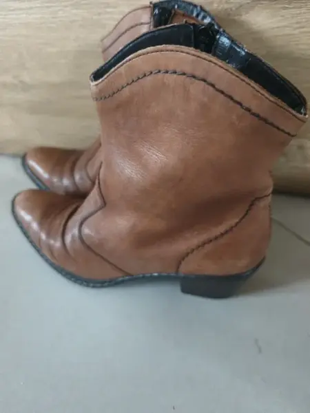 Dámské kožené kotníkové boty Rieker 2