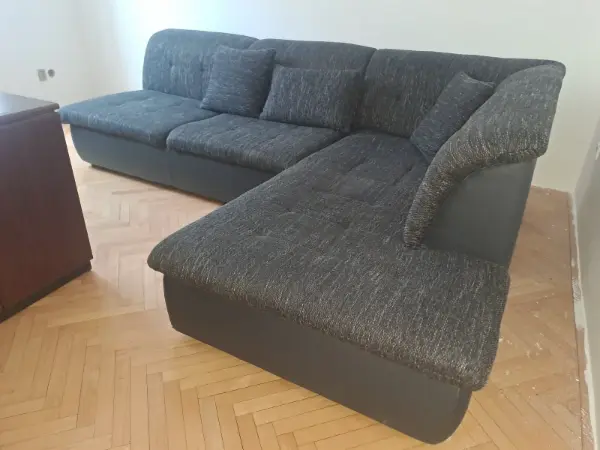 Rohová sedačka s úložným prostorem