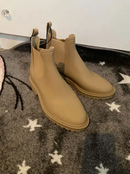 Nové béžové gumové kotníkové boty Zara 5