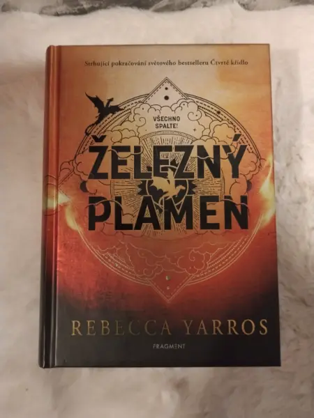 Železný plamen - Rebecca Yarros