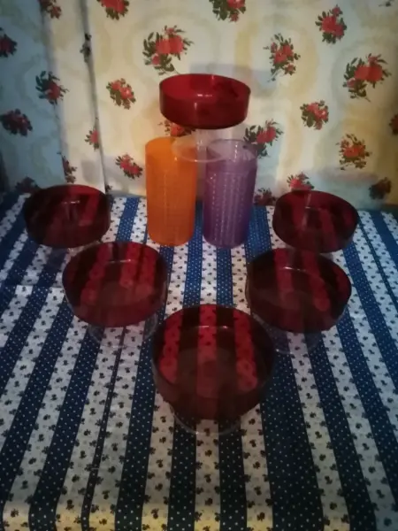 Retro sada  misek a nádobek