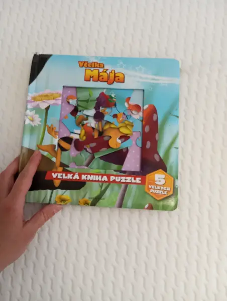 Velká kniha puzzle Včelka Mája