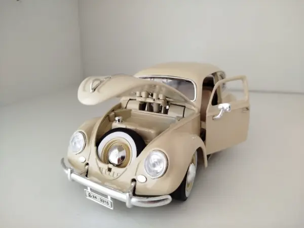 Kovový model Bburago Volkswagen Beetle 1955 2