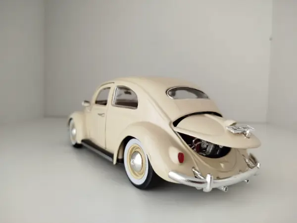 Kovový model Bburago Volkswagen Beetle 1955 3