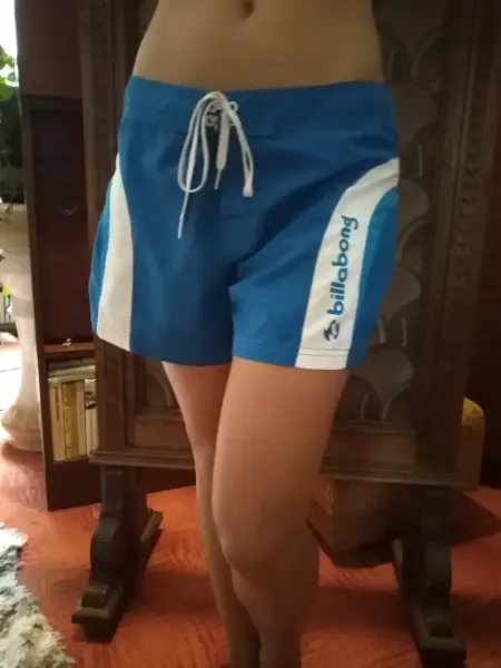 Dvoje šortky minimálně nošené 13