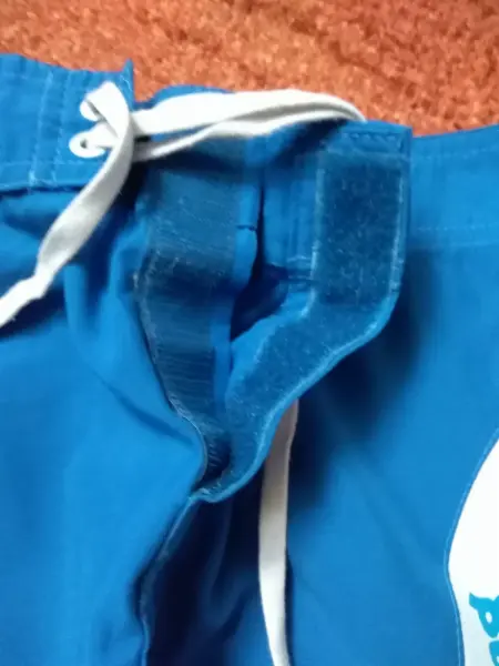 Dvoje šortky minimálně nošené 12