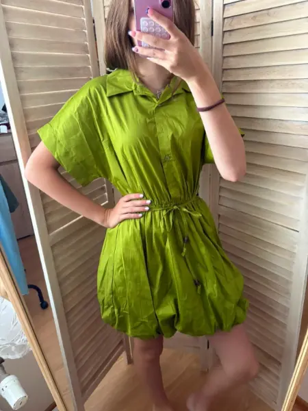 Zelené šaty s balonovou sukní