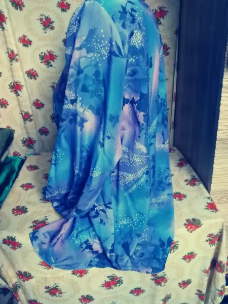 Dvě barevné halenky vel. M-L 4