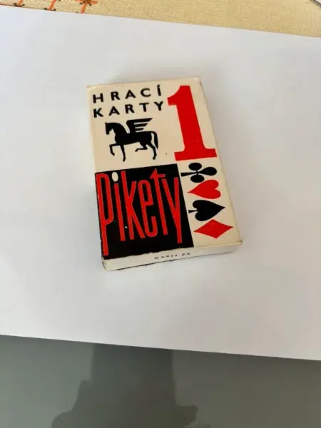 Hrací karty Pikety