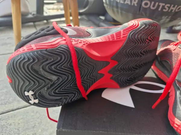 Unisexové boty Under Armour UA Spawn 7 Mid-RED 5