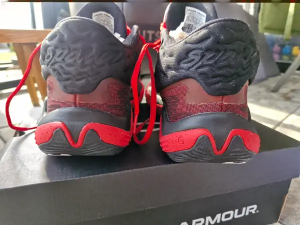 Unisexové boty Under Armour UA Spawn 7 Mid-RED 4