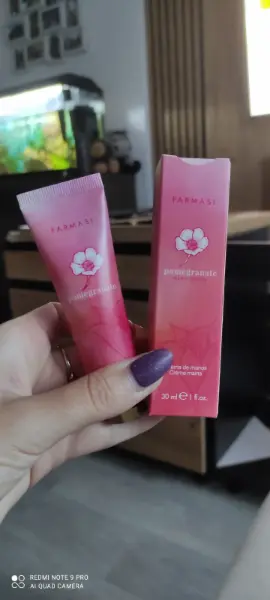 Krém na ruce Farmasi Pomegranate 30 ml