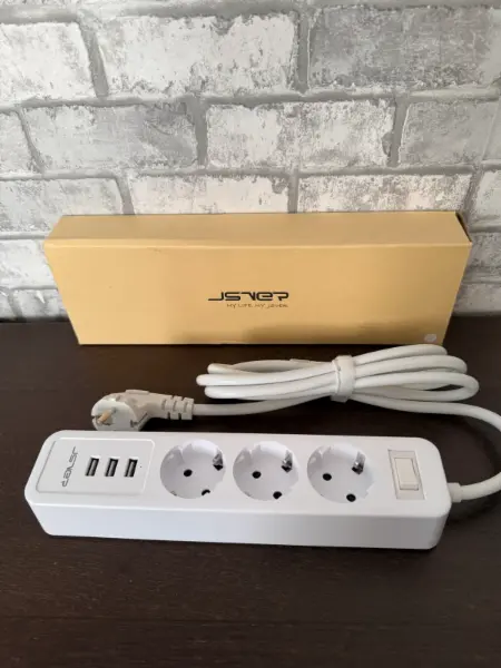 Prodlužovací kabel JSVER se 3 zásuvkami a 3 USB porty 2