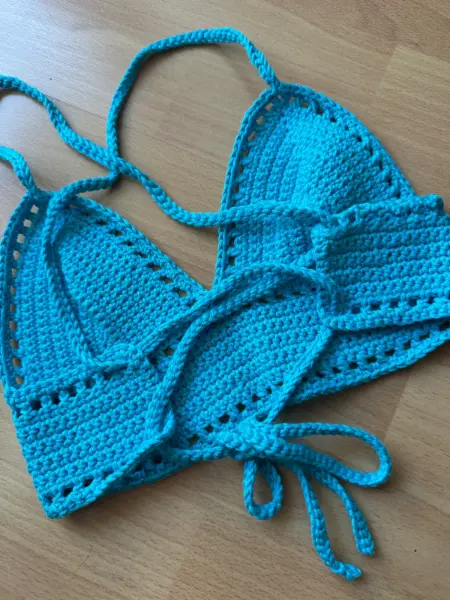 Ručně háčkovaný tyrkysový crop top 5