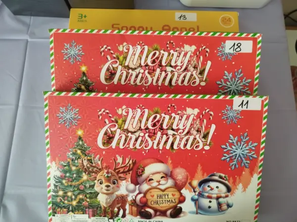 Vánoční adventní kalendář s motivem Santa Clause a další 