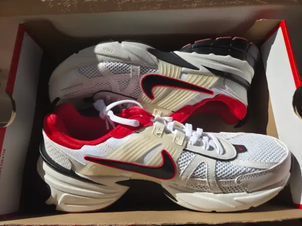 Nike V2K Run, vel. 43 6