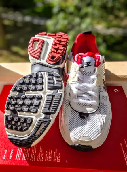 Nike V2K Run, vel. 43 4